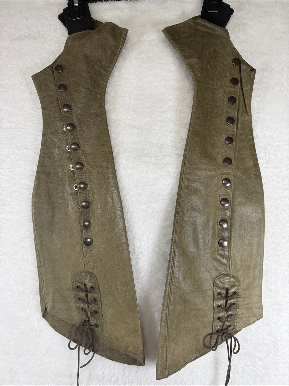 Elizabeth Melinek Strumpets Olive Green Leather Riding Chaps Half Chaps

E0017